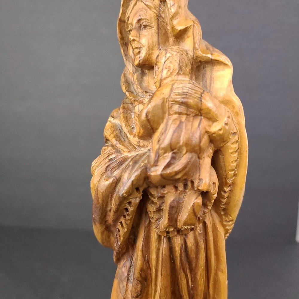 Wood curve Mother and Child